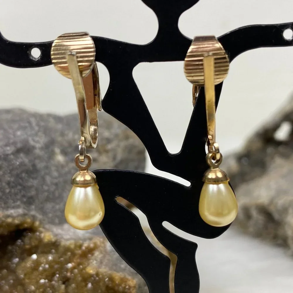 Vintage Faux Pearl Dangle Clip-on Earrings
